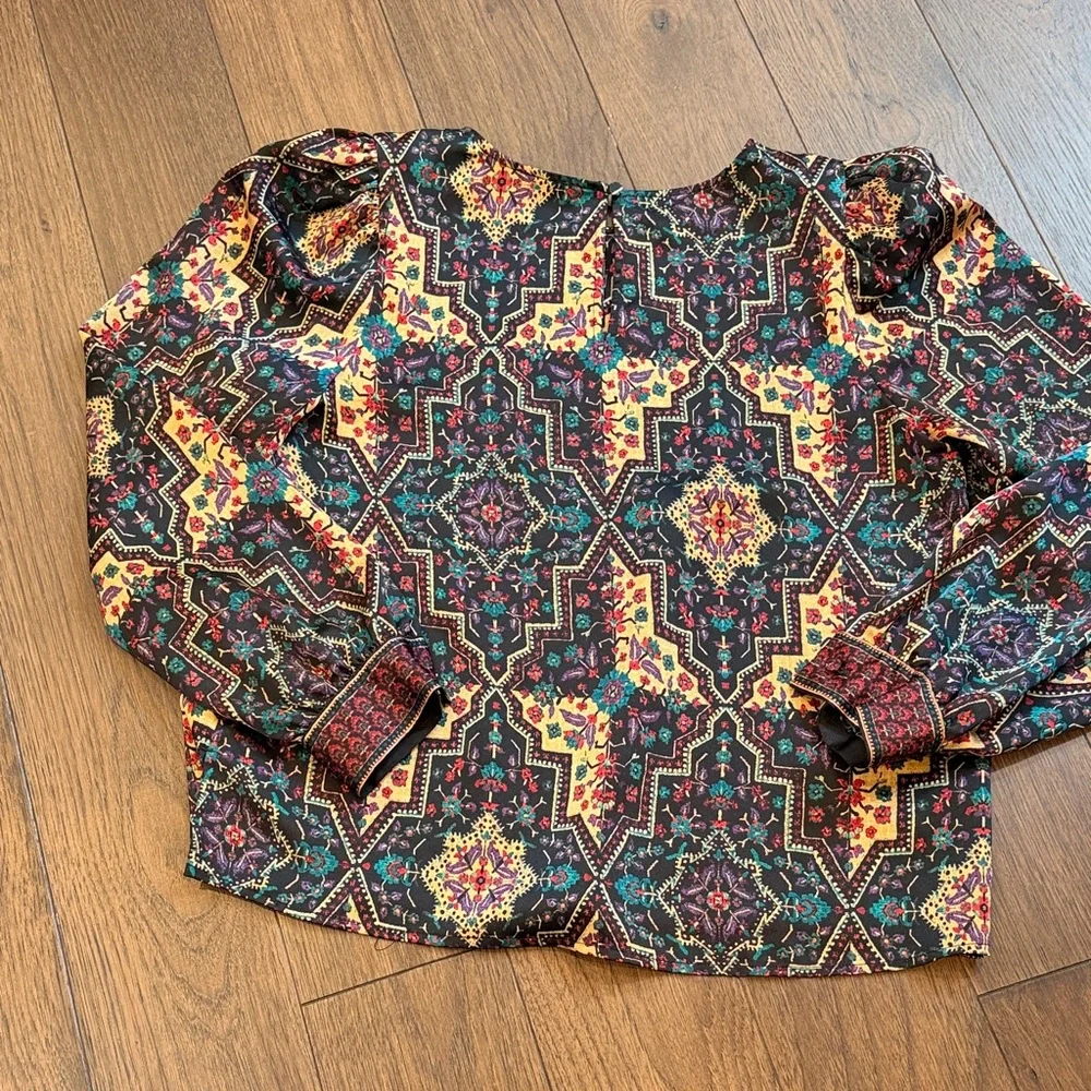 Loft Geo Border Satin Puff Sleeve Blouse Size Small C2-012
